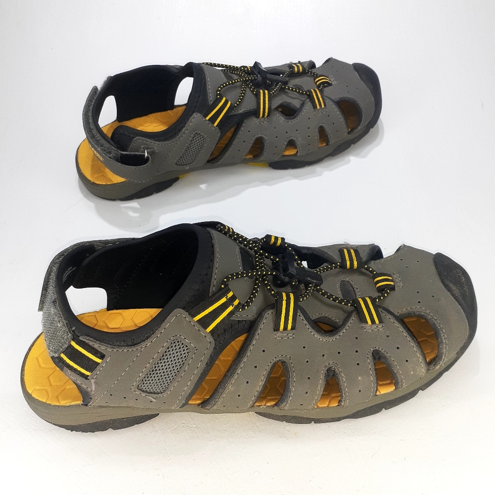 Kombu Sandals  Gray with Yellow Accents Sz5